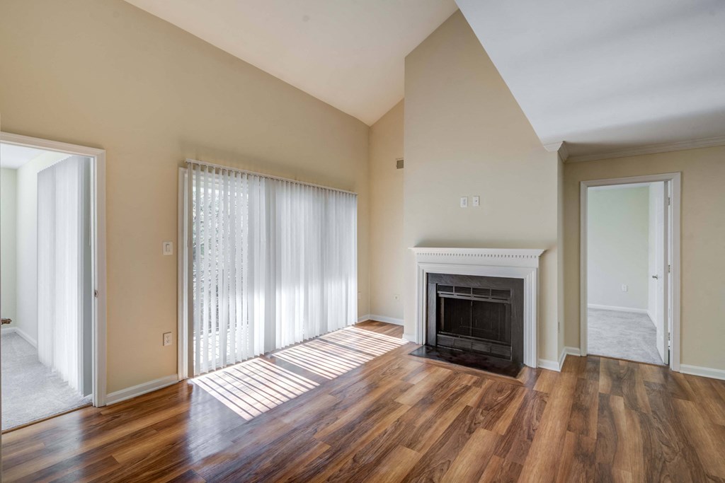 Abbotts Run Apartment Homes, 5711 Woodlawn Gable Dr., Alexandria, VA